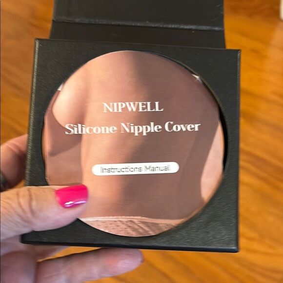 Nude Seamless Silicone Nipple Covers in nice discreet box - Picture 6 of 8